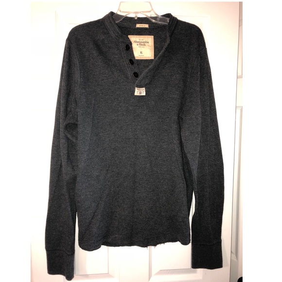 Too small - Picture 1 of 3